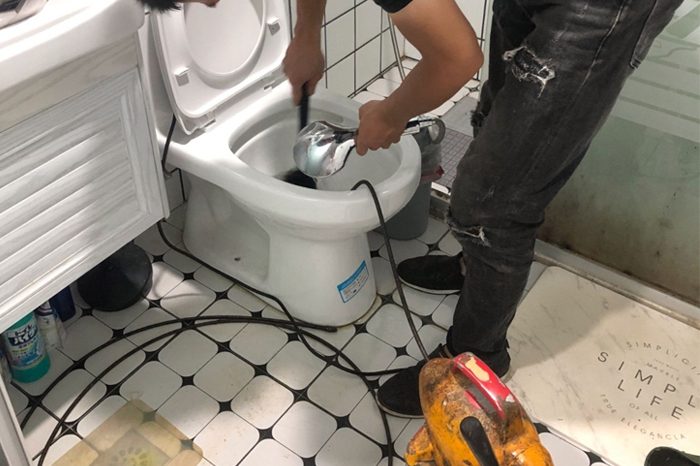 天桥疏通下水道